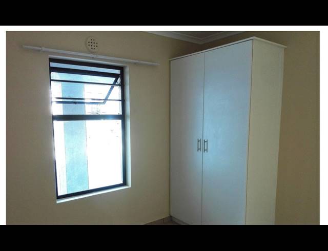 2 bed property to rent in PARKLANDS